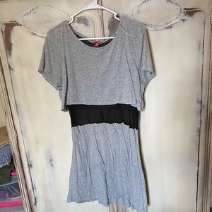 Short sleeve dress with mesh panel